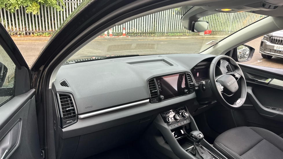 Skoda Karoq 1.5 TSI SE Edition 5dr DSG Petrol Estate - Image 2