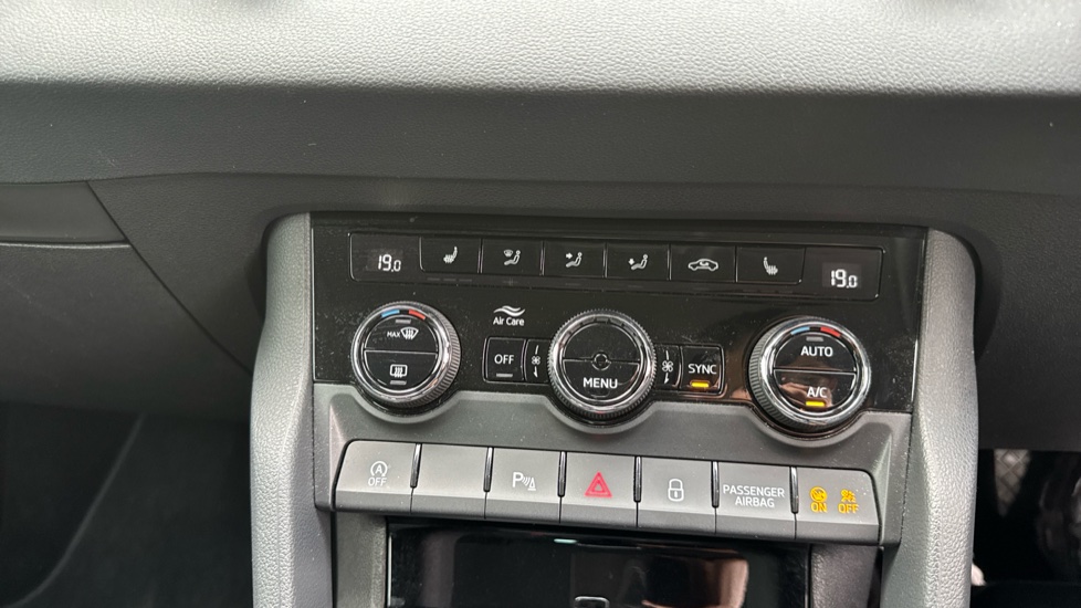 Skoda Karoq 1.5 TSI SE Edition 5dr DSG Petrol Estate - Image 13