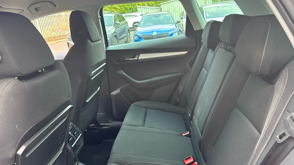 Skoda Karoq 1.5 TSI SE Edition 5dr DSG Petrol Estate - Image 16