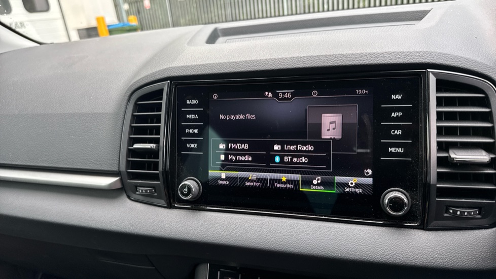 Skoda Karoq 1.5 TSI SE Edition 5dr DSG Petrol Estate - Image 30