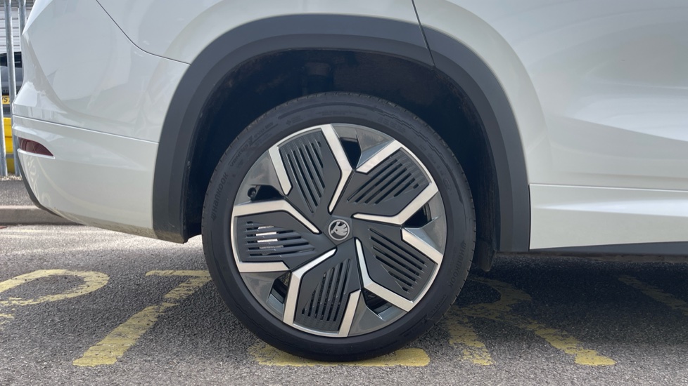Skoda Kodiaq 1.5 TSI e-TEC SportLine 5dr DSG [7 Seat] Petrol Estate - Image 5