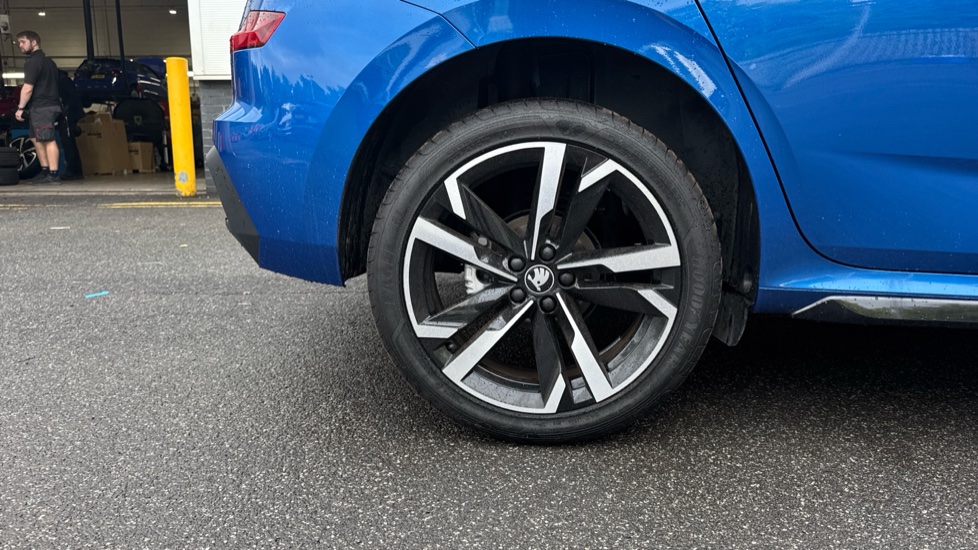 Skoda Kamiq 1.5 TSI Monte Carlo Edition 5dr DSG Petrol Hatchback - Image 5