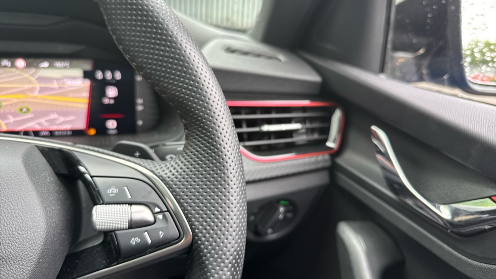 Skoda Kamiq 1.5 TSI Monte Carlo Edition 5dr DSG Petrol Hatchback - Image 18