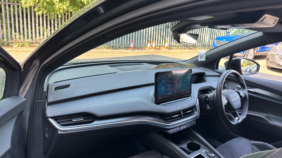 Skoda Enyaq 210kW 85x Sportline 82kWh 4x4 5dr Auto Electric Estate - Image 2