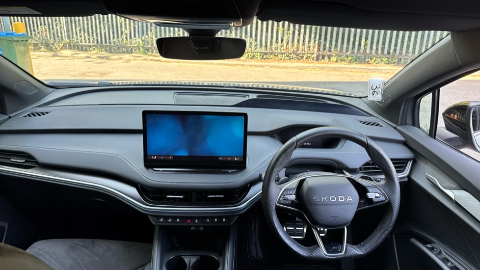 Skoda Enyaq 210kW 85x Sportline 82kWh 4x4 5dr Auto Electric Estate - Image 9