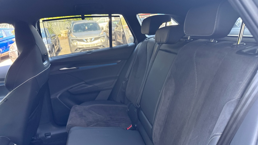 Skoda Enyaq 210kW 85x Sportline 82kWh 4x4 5dr Auto Electric Estate - Image 16