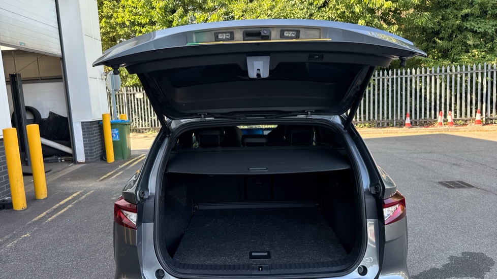 Skoda Enyaq 210kW 85x Sportline 82kWh 4x4 5dr Auto Electric Estate - Image 20