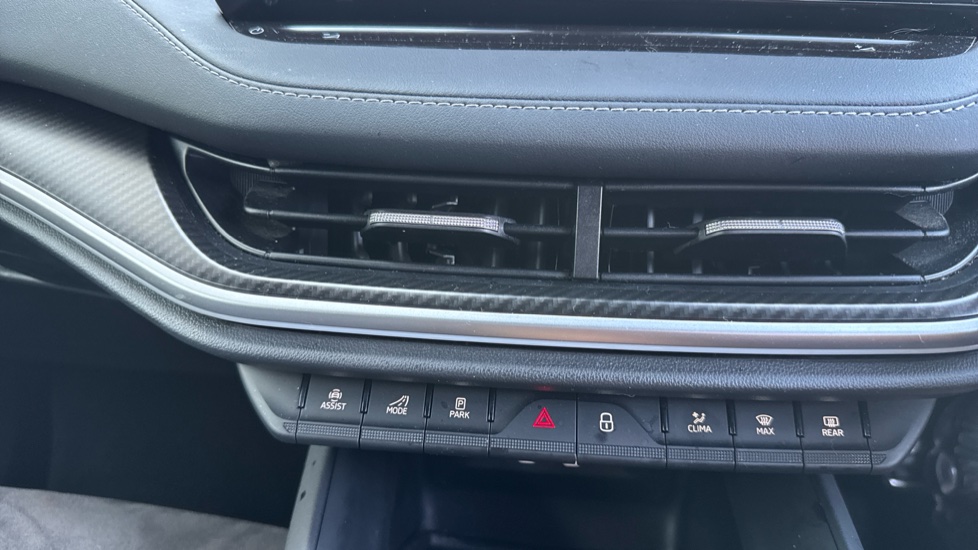 Skoda Enyaq 210kW 85x Sportline 82kWh 4x4 5dr Auto Electric Estate - Image 24