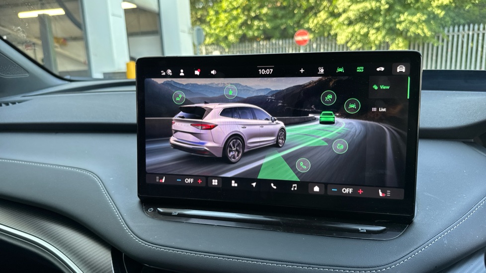 Skoda Enyaq 210kW 85x Sportline 82kWh 4x4 5dr Auto Electric Estate - Image 27