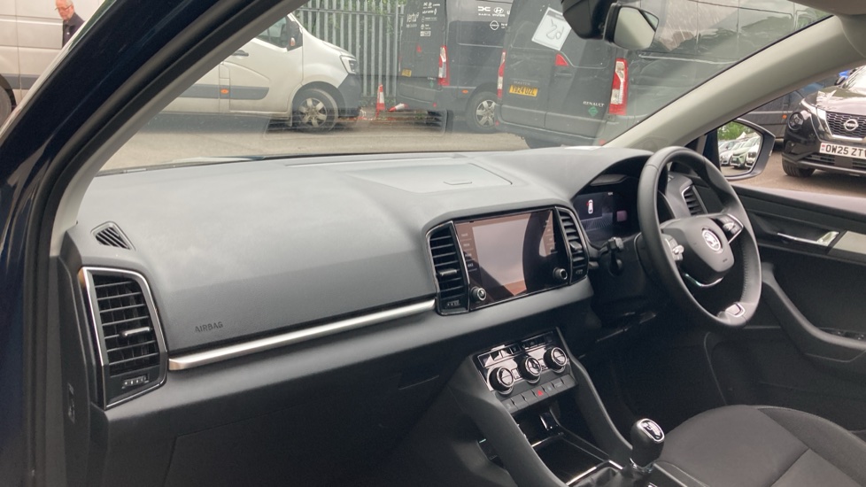 Skoda Karoq 1.0 TSI SE Drive 5dr Petrol Estate - Image 2