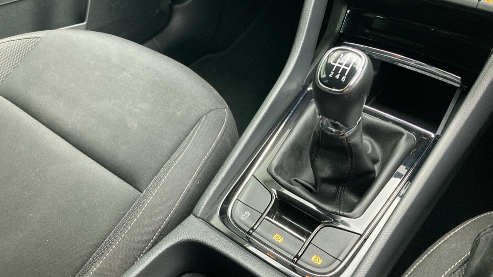 Skoda Karoq 1.0 TSI SE Drive 5dr Petrol Estate - Image 14