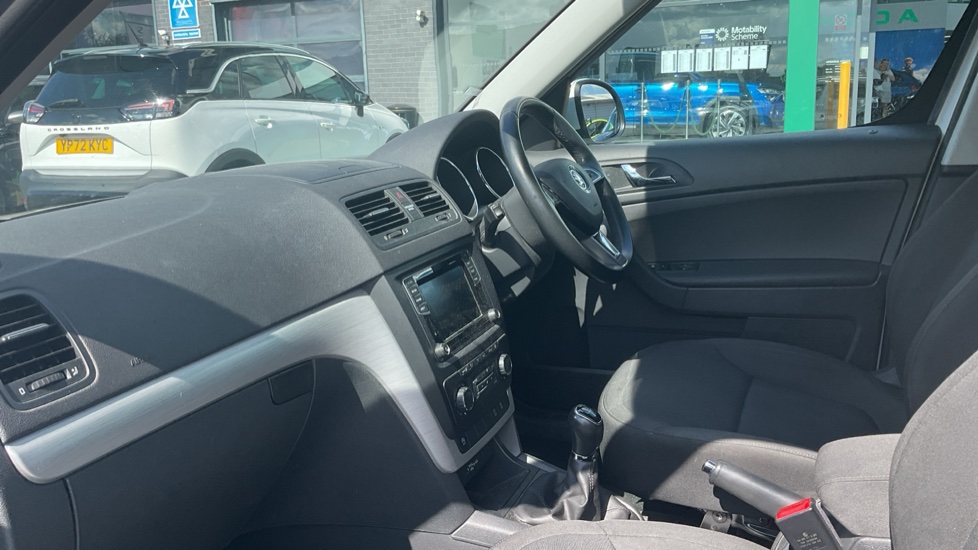 Skoda Yeti 1.2 TSI 110 SE 5dr Petrol Estate - Image 2