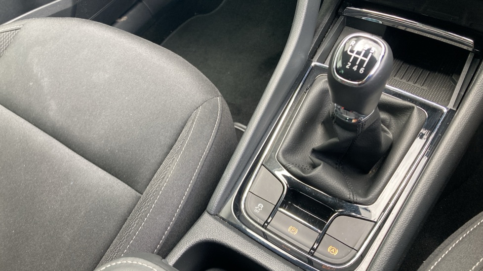 Skoda Karoq 1.0 TSI 116 SE Edition 5dr Petrol Estate - Image 14