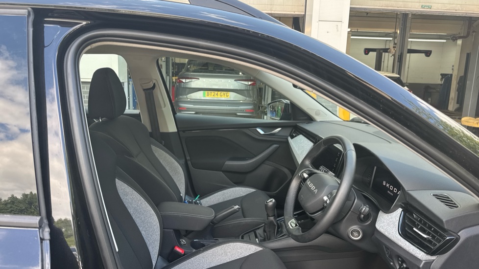 Skoda Kamiq 1.0 TSI 95 SE Edition 5dr Petrol Hatchback - Image 15