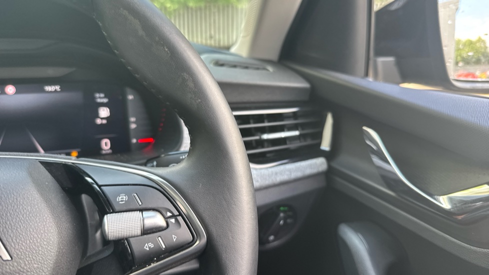Skoda Kamiq 1.0 TSI 95 SE Edition 5dr Petrol Hatchback - Image 18