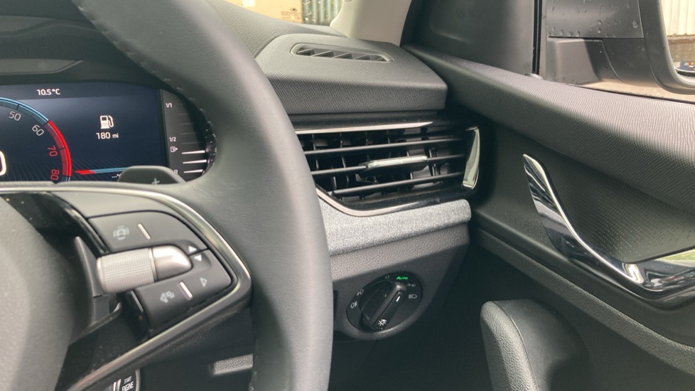 Skoda Scala 1.0 TSI 116 SE Edition 5dr DSG Petrol Hatchback - Image 18