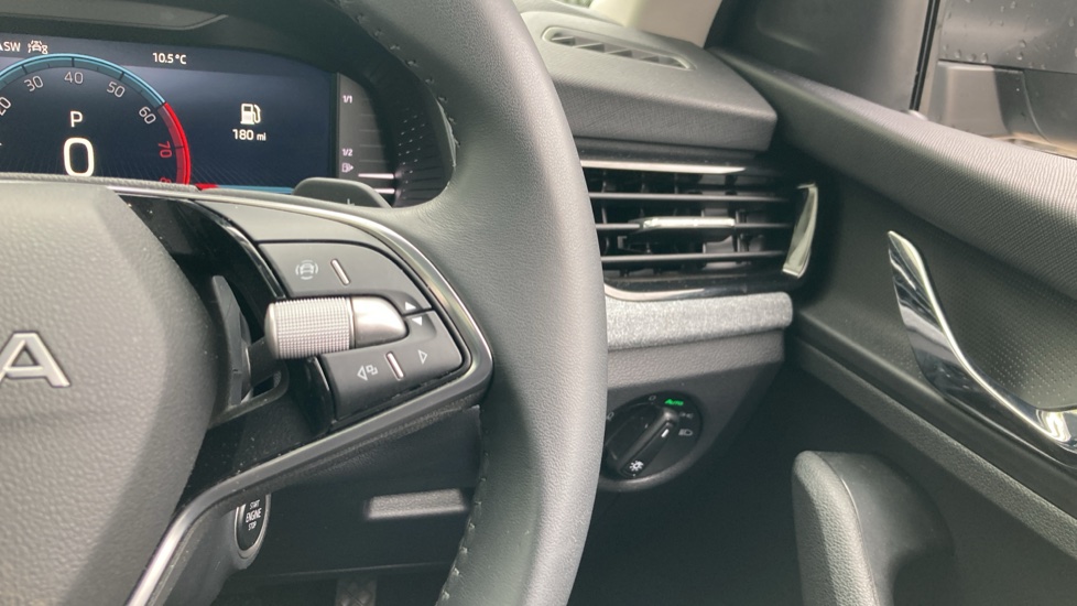 Skoda Scala 1.0 TSI 116 SE Edition 5dr DSG Petrol Hatchback - Image 22