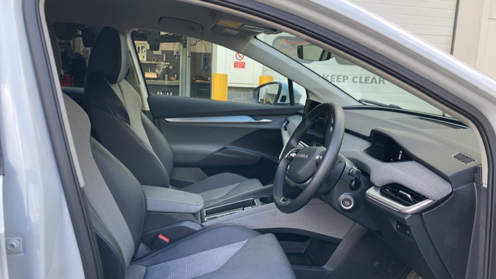 Skoda Enyaq 150kW 60 SE L 63kWh 5dr Auto Electric Estate - Image 15