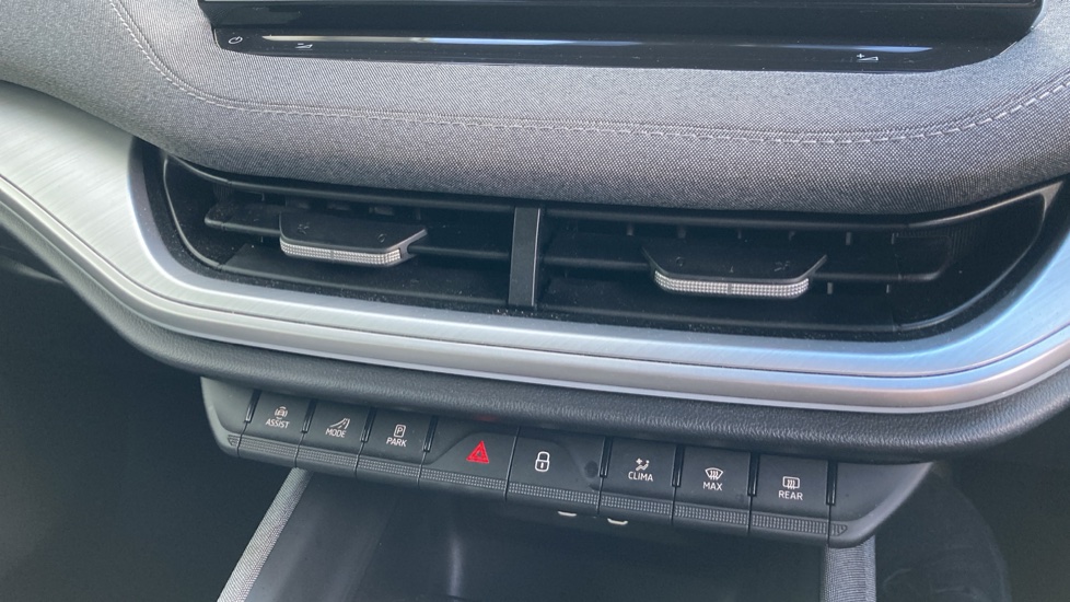Skoda Enyaq 150kW 60 SE L 63kWh 5dr Auto Electric Estate - Image 23