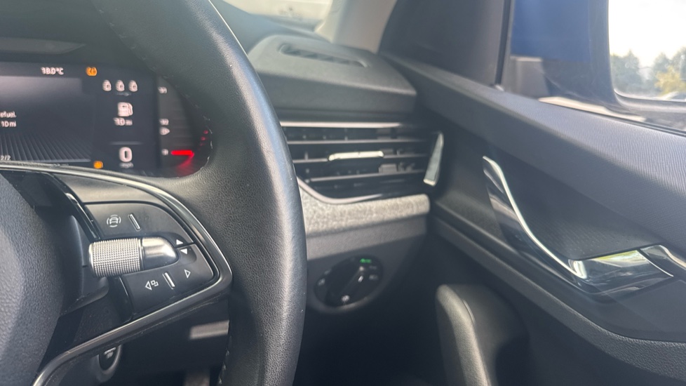 Skoda Kamiq 1.0 TSI SE Edition 5dr Petrol Hatchback - Image 22