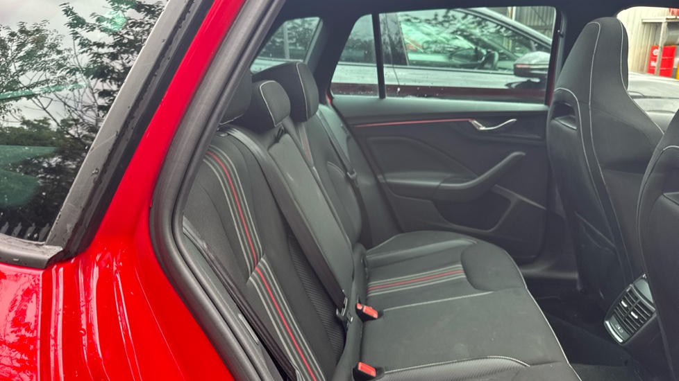 Skoda Kamiq 1.0 TSI Monte Carlo 5dr DSG Petrol Hatchback - Image 16