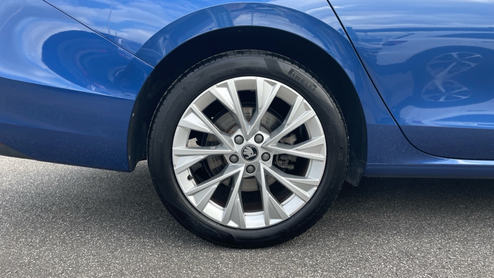 Skoda Superb 2.0 TDI SE L 5dr DSG Diesel Hatchback - Image 5