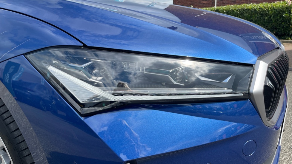 Skoda Superb 2.0 TDI SE L 5dr DSG Diesel Hatchback - Image 31