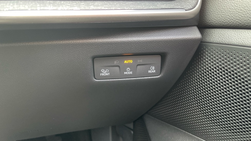 Skoda Superb 2.0 TDI SE L 5dr DSG Diesel Hatchback - Image 40