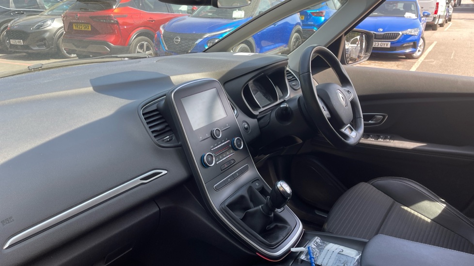 Renault Scenic 1.5 dCi Dynamique Nav 5dr Diesel Estate - Image 2