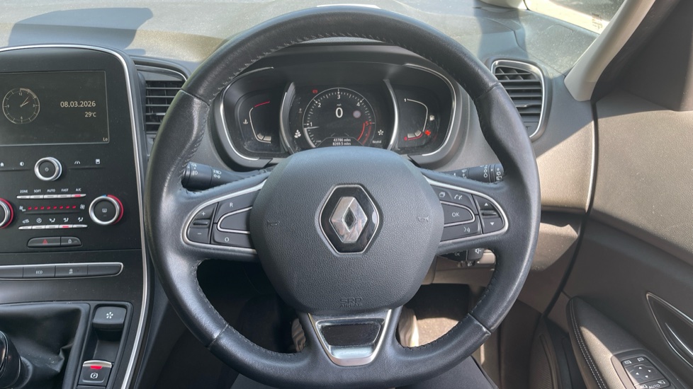 Renault Scenic 1.5 dCi Dynamique Nav 5dr Diesel Estate - Image 10