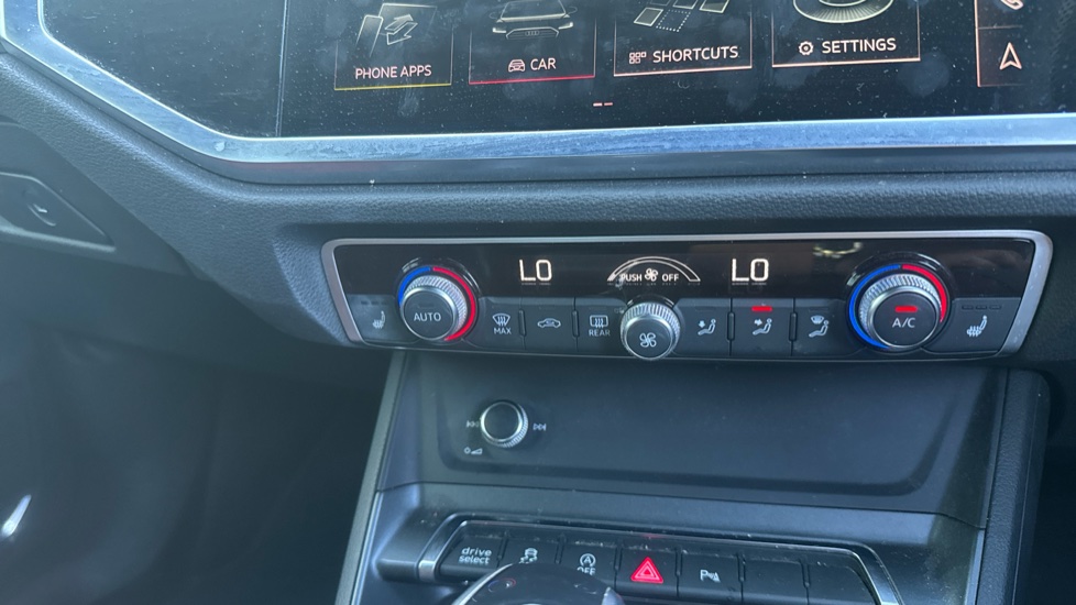 Audi Q3 35 TFSI S Line 5dr S Tronic Petrol Estate - Image 24
