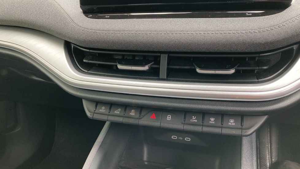 Skoda Enyaq 210kW 85 Edition 82kWh 5dr Auto Electric Estate - Image 13
