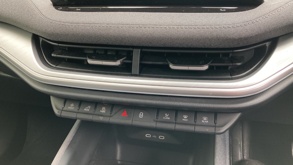 Skoda Enyaq 210kW 85 Edition 82kWh 5dr Auto Electric Estate - Image 25