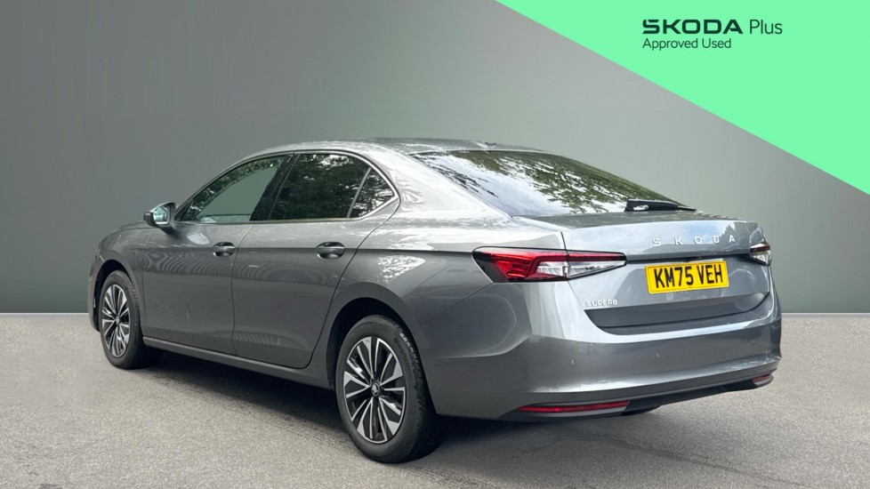 Skoda Superb 2.0 TDI SE Technology 5dr DSG Diesel Hatchback - Image 3