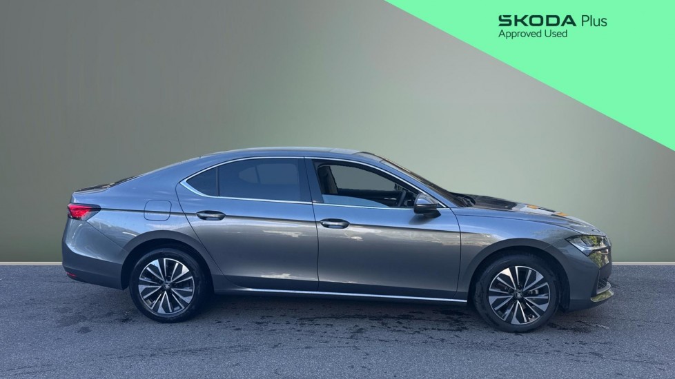 Skoda Superb 2.0 TDI SE Technology 5dr DSG Diesel Hatchback - Image 4