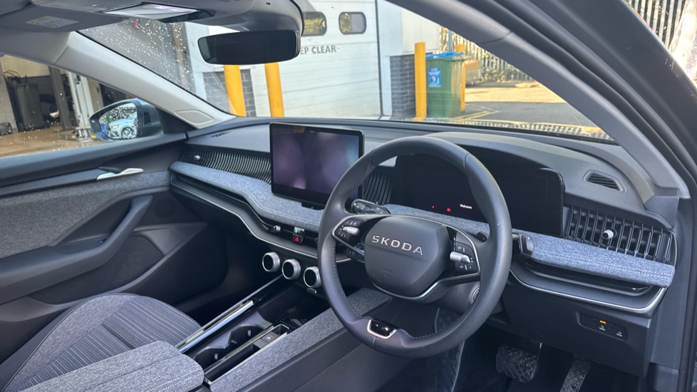 Skoda Superb 2.0 TDI SE Technology 5dr DSG Diesel Hatchback - Image 6