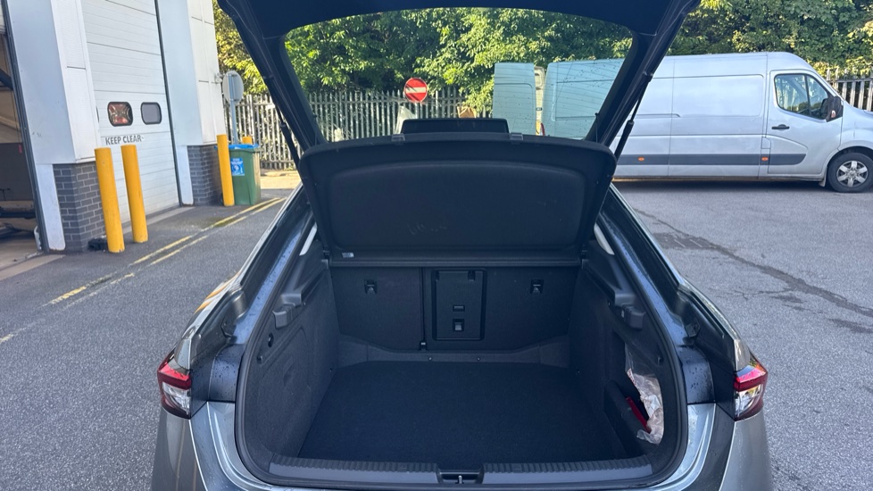 Skoda Superb 2.0 TDI SE Technology 5dr DSG Diesel Hatchback - Image 20