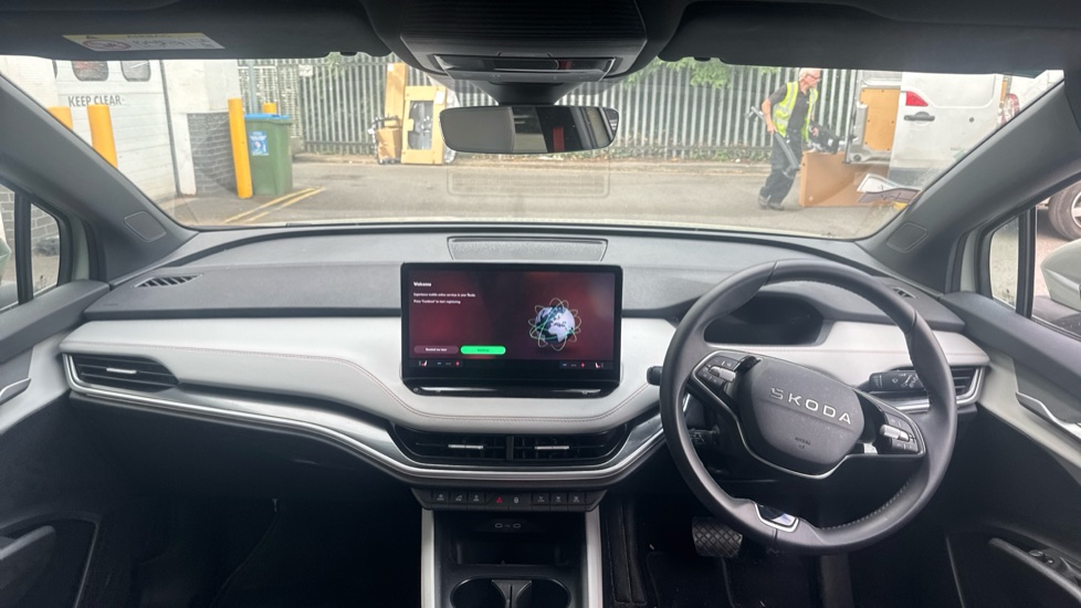 Skoda Elroq 210kW 85 Edition 82kWh 5dr Auto Electric Estate - Image 9