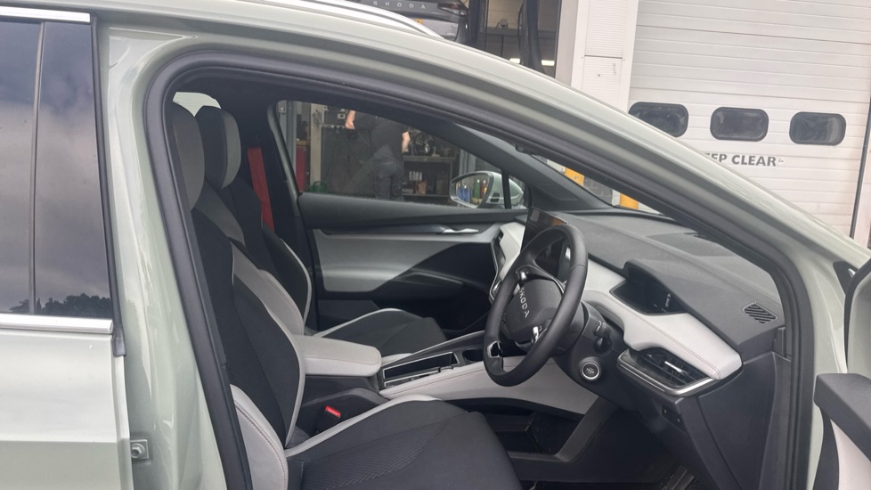 Skoda Elroq 210kW 85 Edition 82kWh 5dr Auto Electric Estate - Image 15