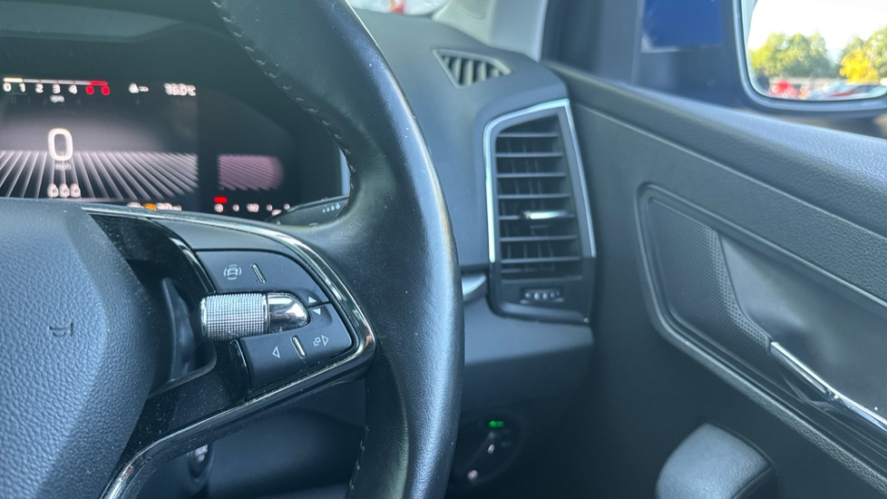 Skoda Karoq 1.5 TSI SE Drive 5dr DSG Petrol Estate - Image 18