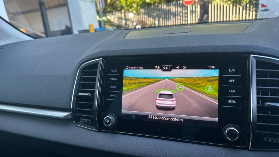 Skoda Karoq 1.5 TSI SE Drive 5dr DSG Petrol Estate - Image 28