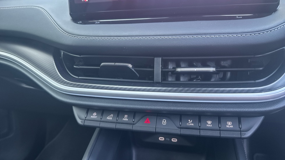 Skoda Enyaq 210kW 85x Sportline 82kWh 4x4 5dr Auto Electric - Image 25