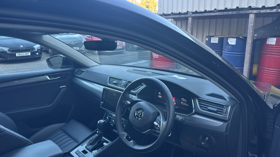 Skoda Superb 1.5 TSI SE L 5dr DSG Petrol Estate - Image 6
