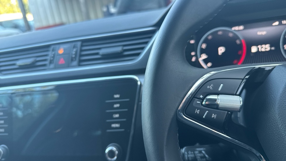 Skoda Superb 1.5 TSI SE L 5dr DSG Petrol Estate - Image 17