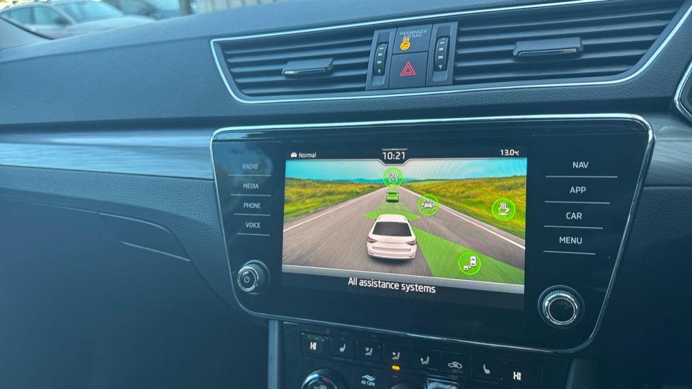Skoda Superb 1.5 TSI SE L 5dr DSG Petrol Estate - Image 28