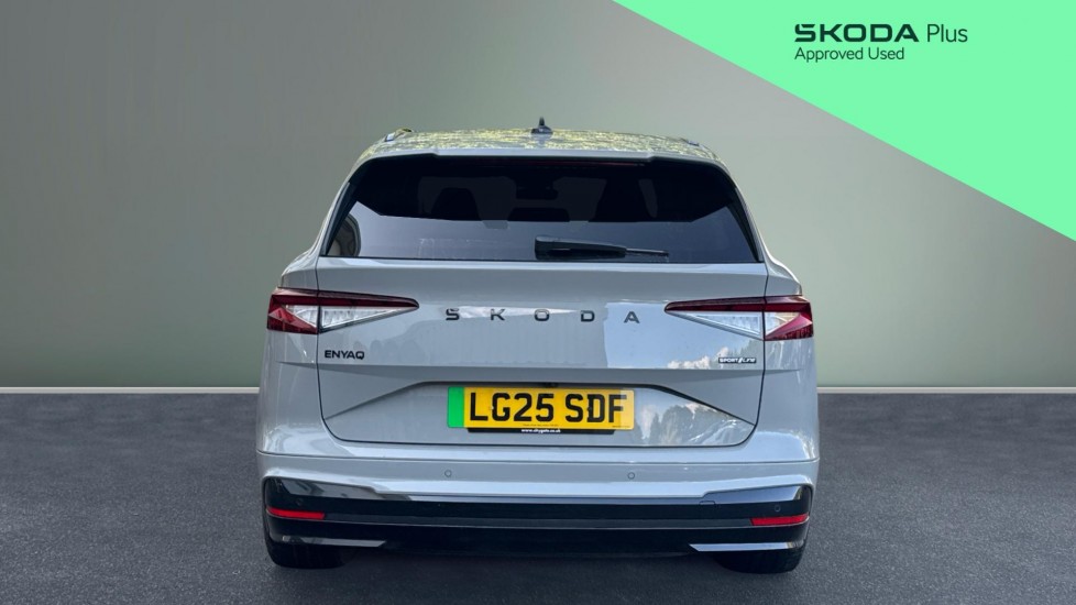Skoda Enyaq 210kW 85x Sportline 82kWh 4x4 5dr Auto Electric Estate - Image 8