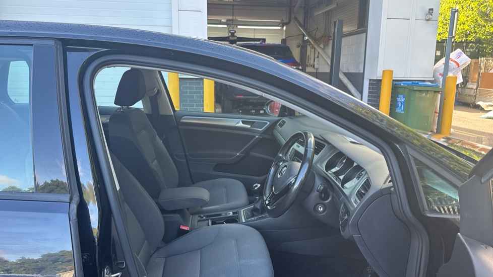 Volkswagen Golf 1.4 TSI 125 Match Edition 5dr Petrol Hatchback - Image 15