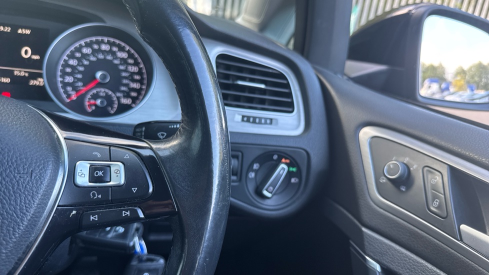Volkswagen Golf 1.4 TSI 125 Match Edition 5dr Petrol Hatchback - Image 22