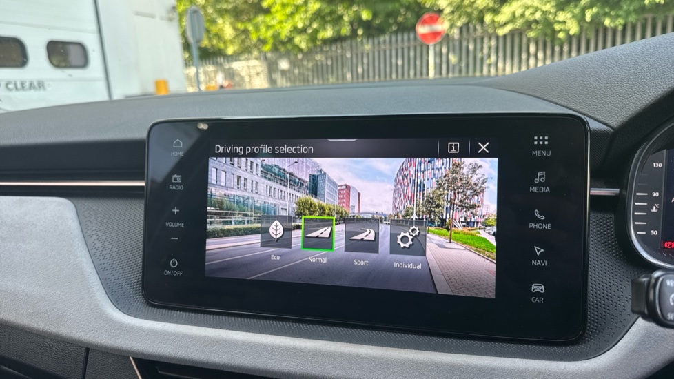 Skoda Kamiq 1.0 TSI SE L Edition 5dr Petrol Hatchback - Image 22