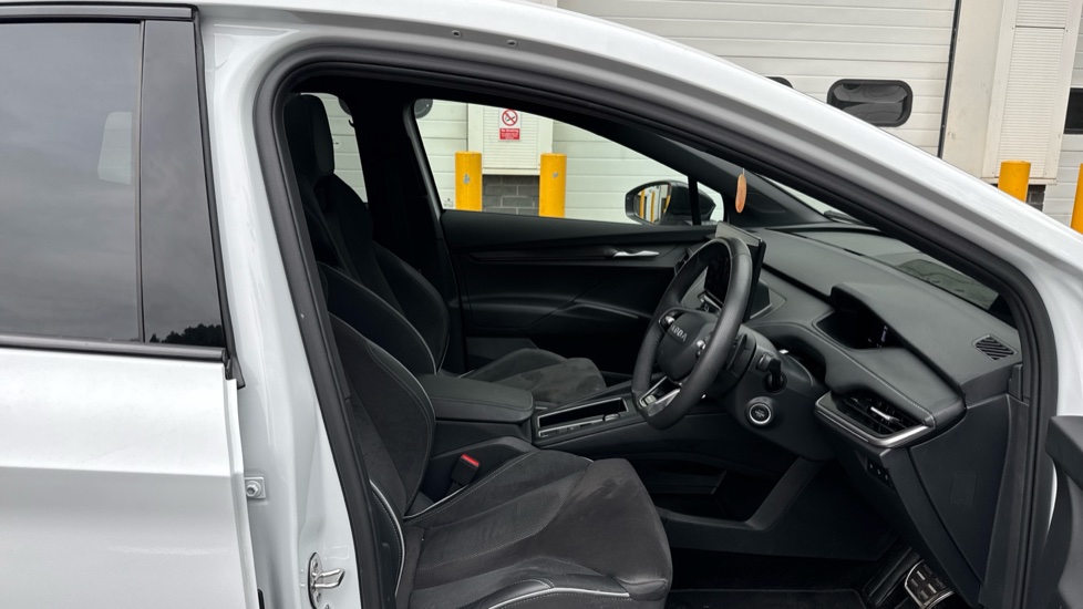 Skoda Enyaq 210kW 85x Sportline 82kWh 4x4 5dr Auto Electric - Image 15
